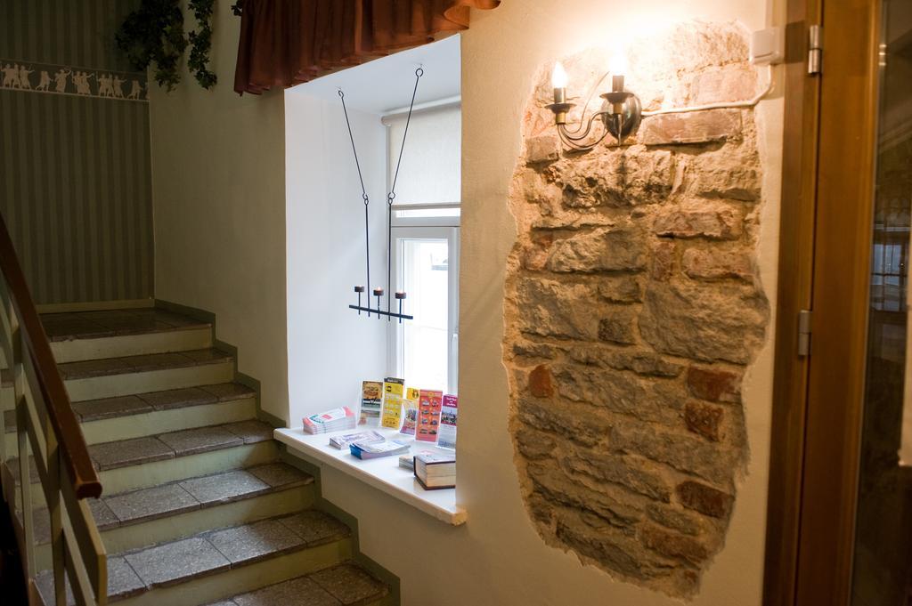 Oldhouse Hostel Tallinn Ngoại thất bức ảnh