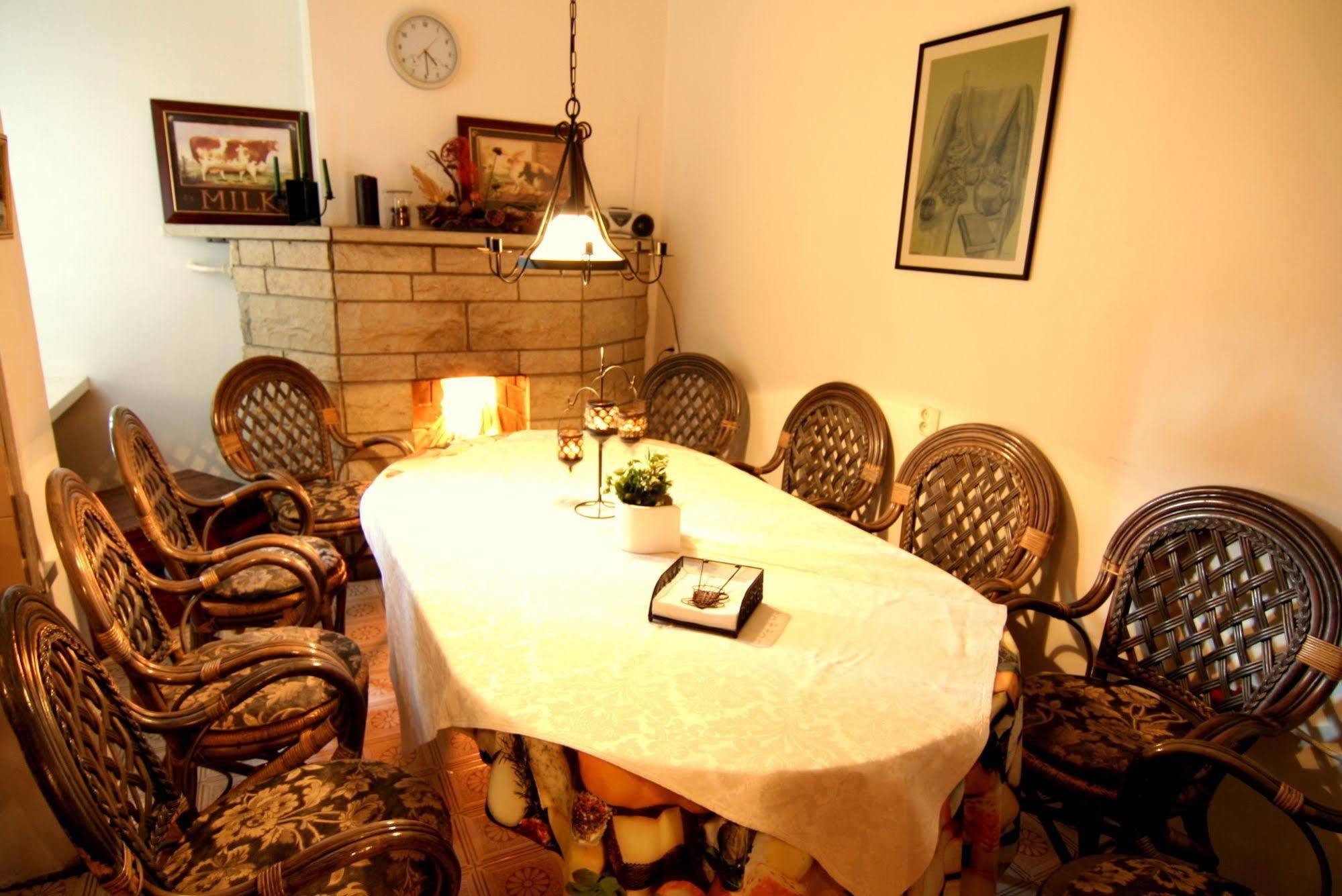 Oldhouse Hostel Tallinn Ngoại thất bức ảnh