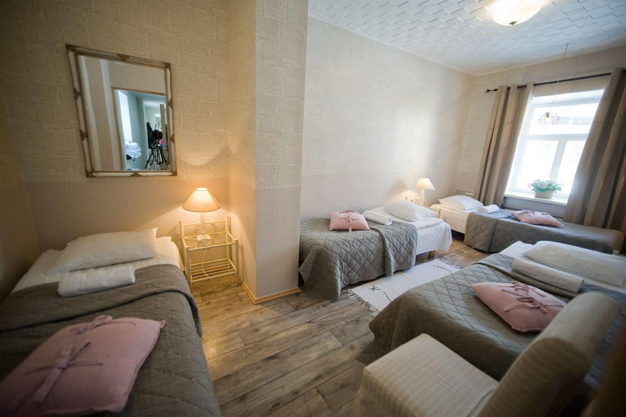 Oldhouse Hostel Tallinn Ngoại thất bức ảnh